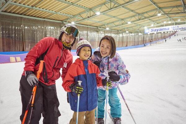 西武球場前「狭山スキー場」が今年もオープン！親子でスキー体験を楽しもう