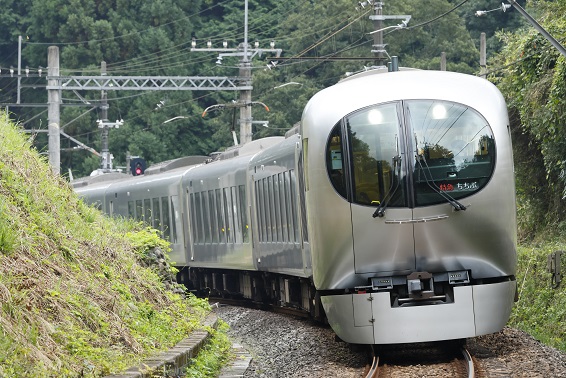 一部の特急列車が芦ヶ久保駅に臨時停車します！