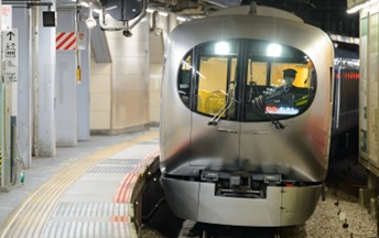 忘年会シーズンに合わせて１２月の金曜日の夜間時間帯、臨時列車及び臨時特急・座席指定列車を運転します！