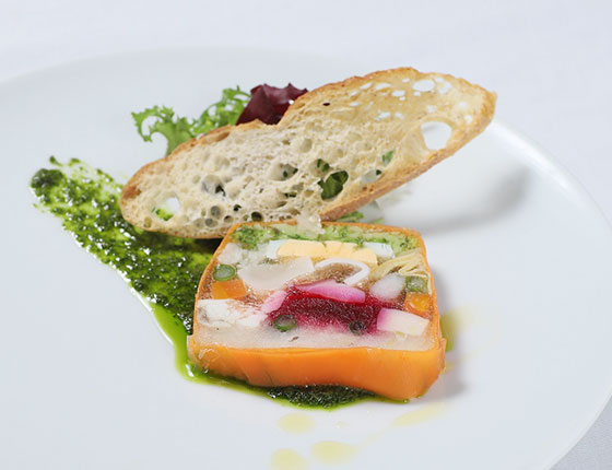 “カッポンマーグロ”～魚介と季節野菜のテリーヌ