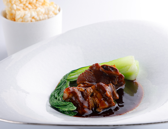 Bushu pork spare ribs stewed in black vinegar Shacha sauce and served with scorched rice