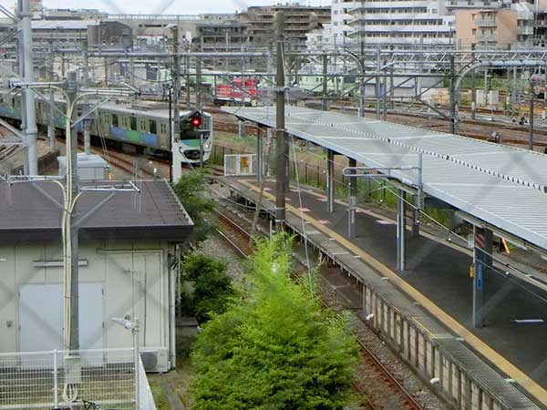拝島駅